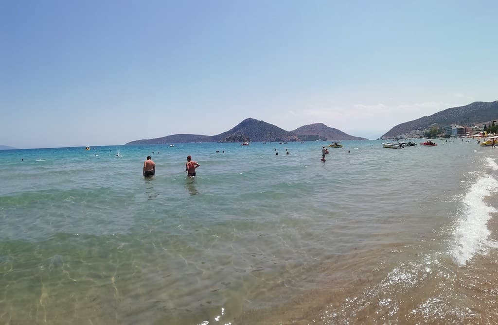Arvanitia Beach — photo by geraf