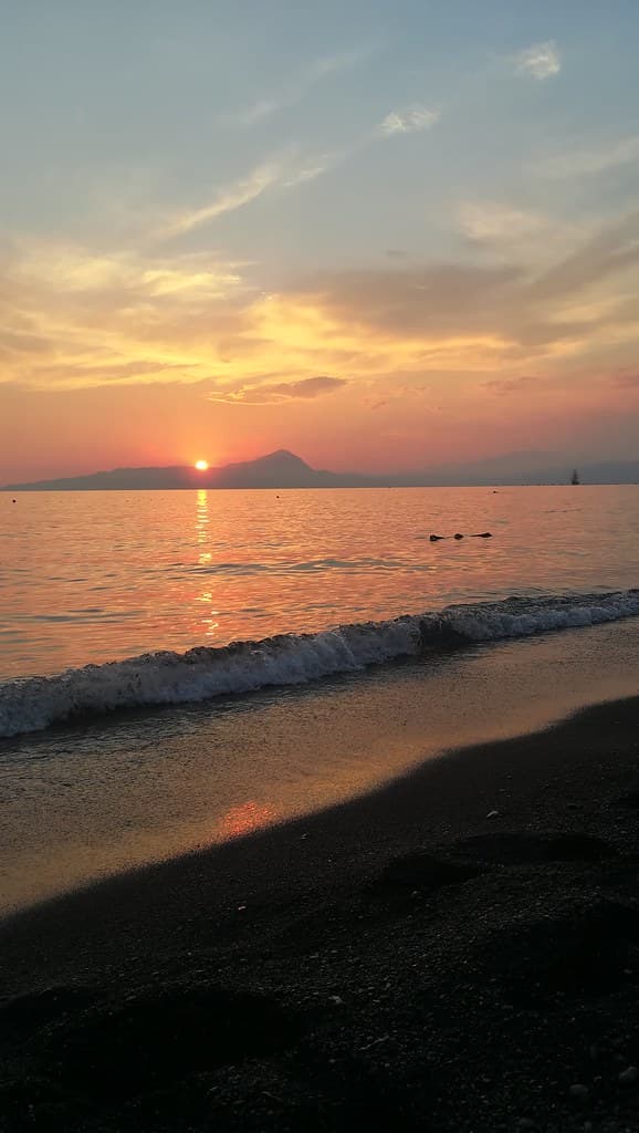 Spiaggia Nera — photo by Gianni Lupindo