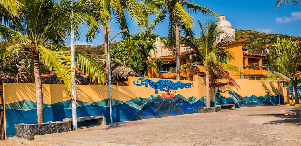 2020 - Mexico - Zihuatanejo - 72 of 137 - Playa La Ropa - Beach Access Walkway