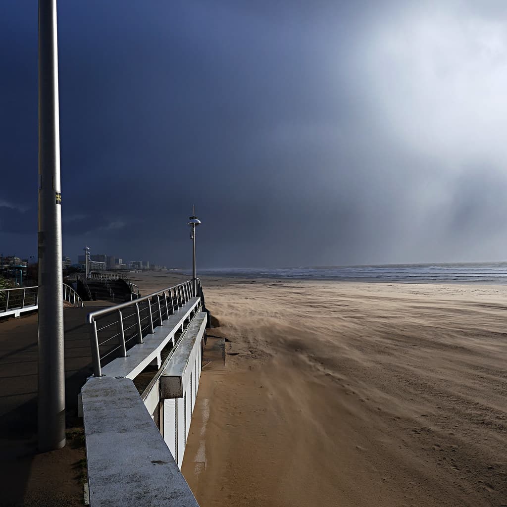 Grande Plage de Saint-Jean-de-Monts — photo by pom'.