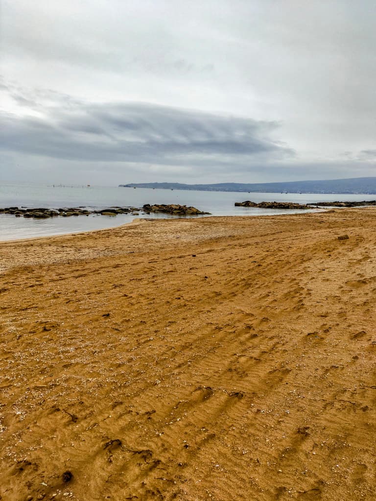 Kameshki Beach — photo by Art (RUS) Potosi