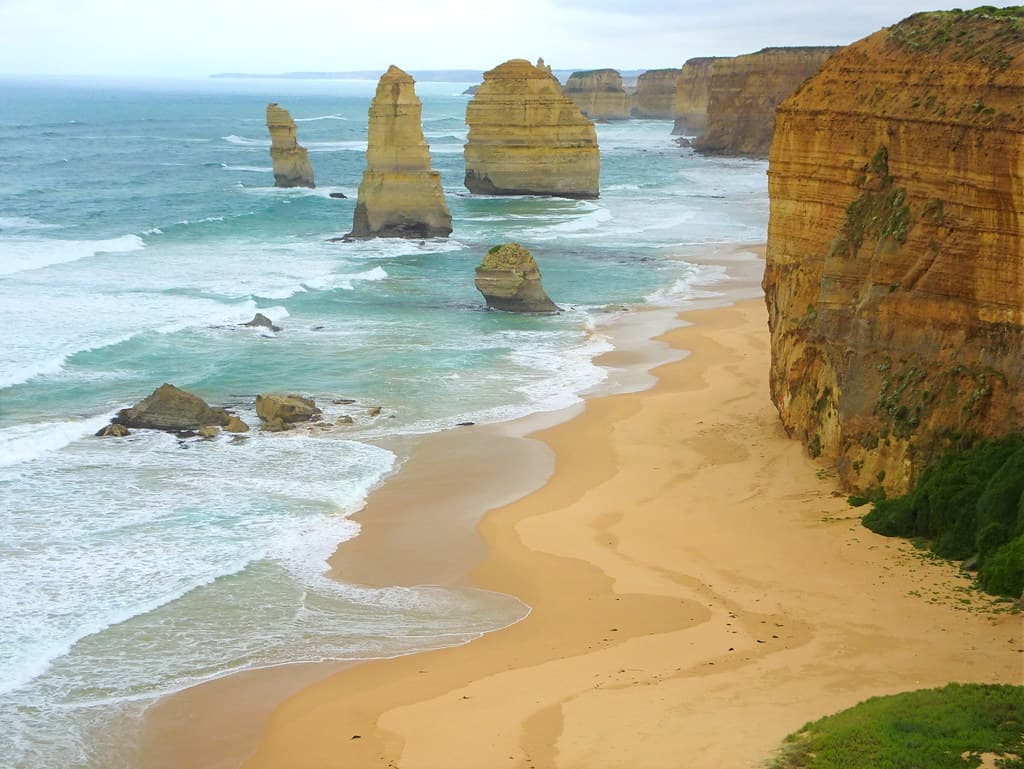 Great Ocean Road. Cliffs and the Twelve Apostles.