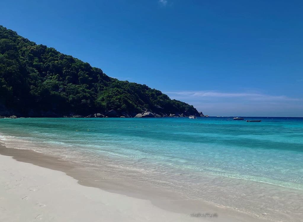 Cruising to the Similan Islands.