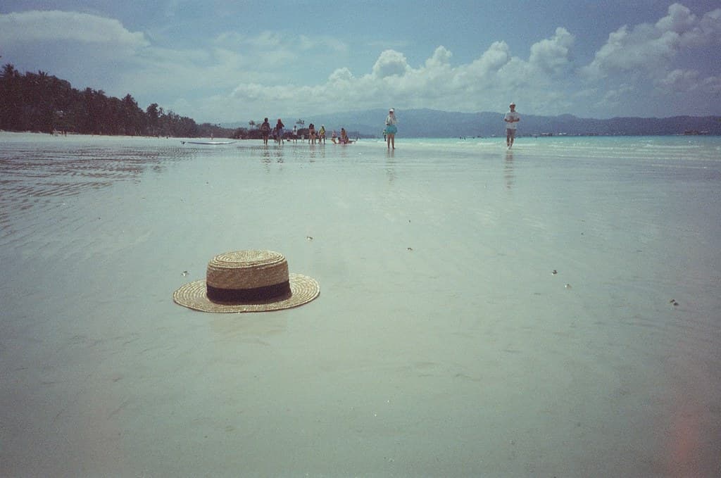 Ilig-Iligan Beach — photo by darkcanopy
