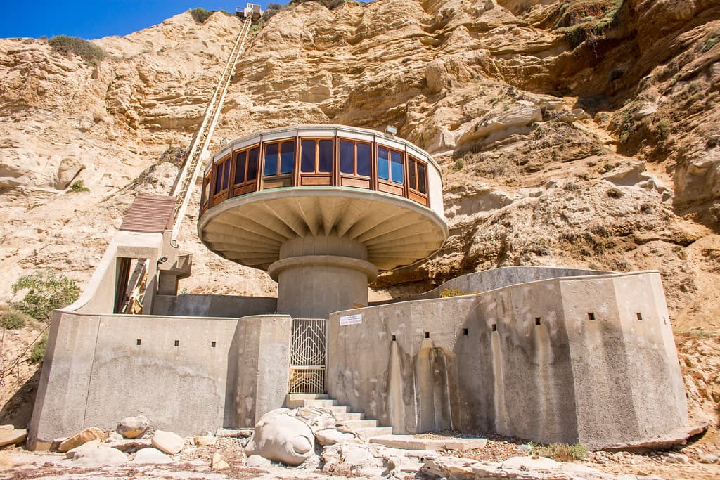 Bell Pavillon House, Dale Naegle