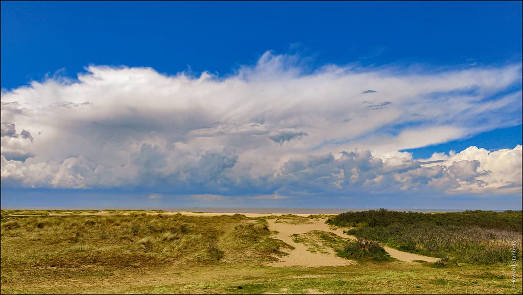 Hunstanton Beach — photo by FlickrDelusions