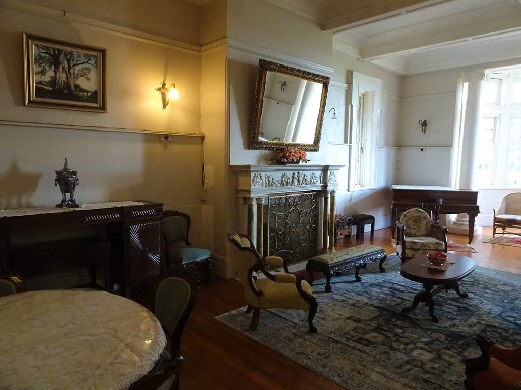 Greenthorpe. George Greene built the 57 roomed Iandra Castle on his 20,000 acre estate in 1908. One of the sitting rooms with fine marble fireplace..