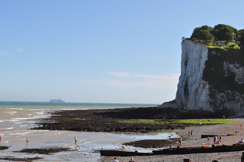 Sur la plage, beauté de la Manche, Douvres, Kent, Angleterre, Royaume-Uni.
