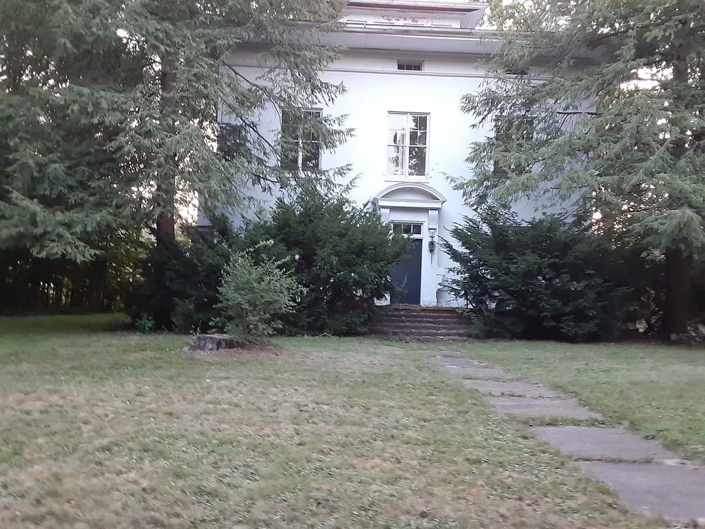 427 Stuart AVE, Kalamazoo, MI 49007