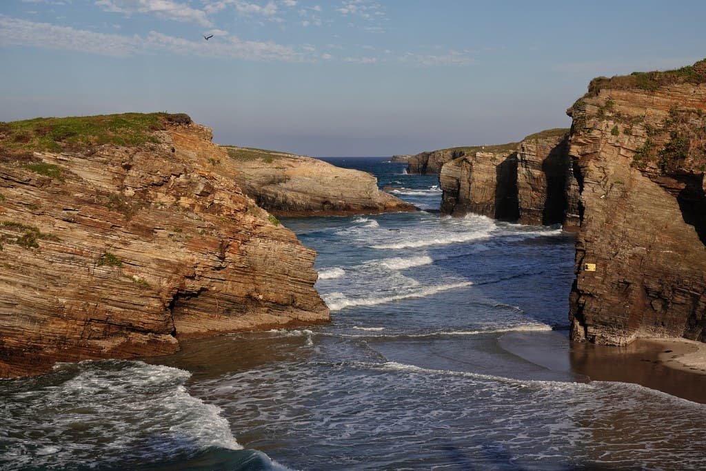 Praia das Catedrais — photo by Neticola