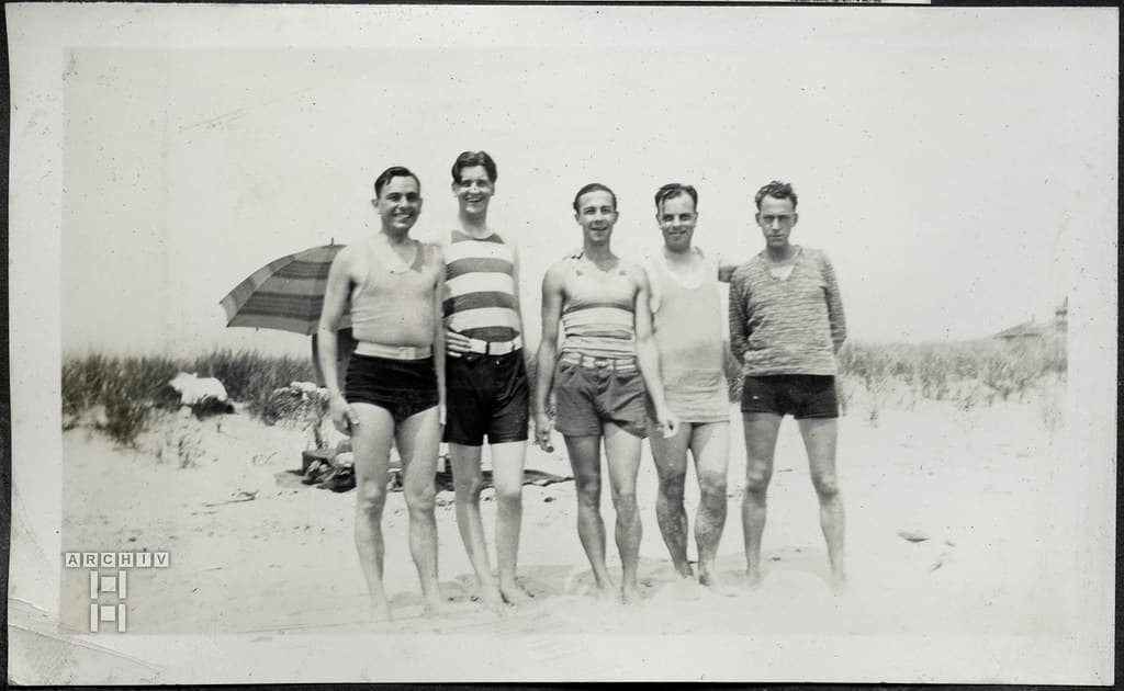 ArchivTappen26Album15w868 Freude am Badestrand, Gloucester MA, USA, 1927