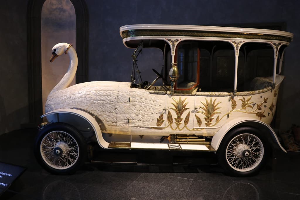 1910 Brooke Swan Car