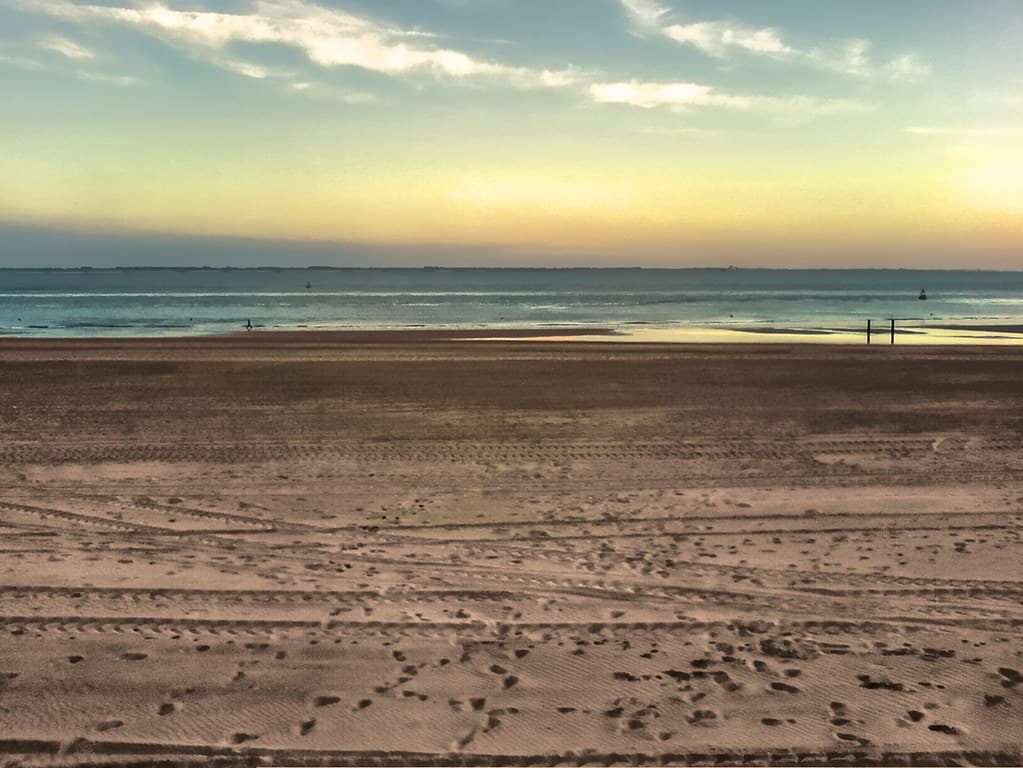 Zoutelande Beach — photo by Daniel Mennerich