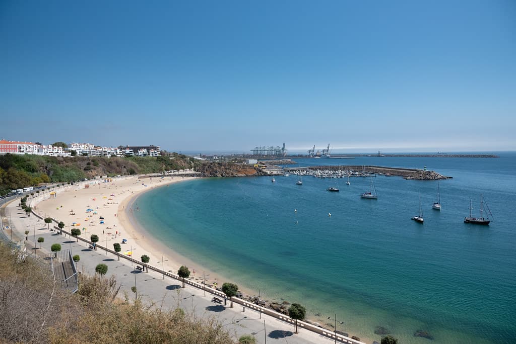 São Torpes Hidden Bay — photo by Hadri-F