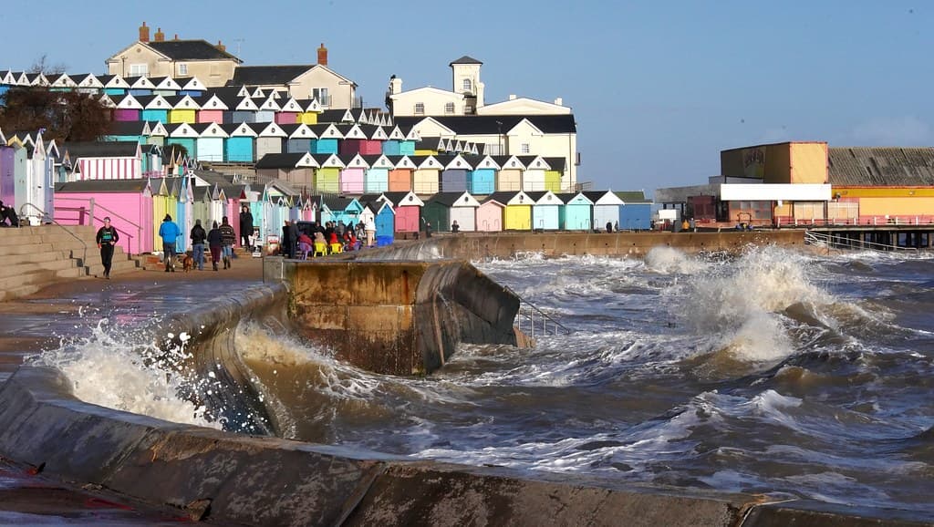 Walton-on-the-Naze Beach — photo by kitmasterbloke