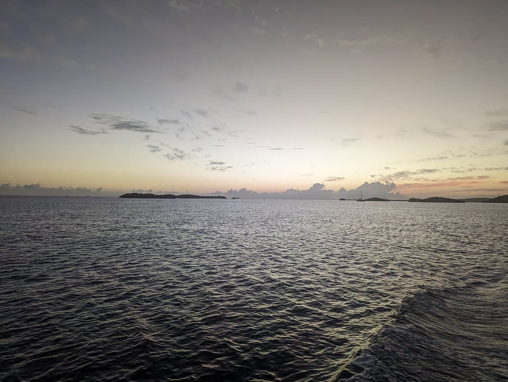 Cayo Media Luna — photo by pasquines