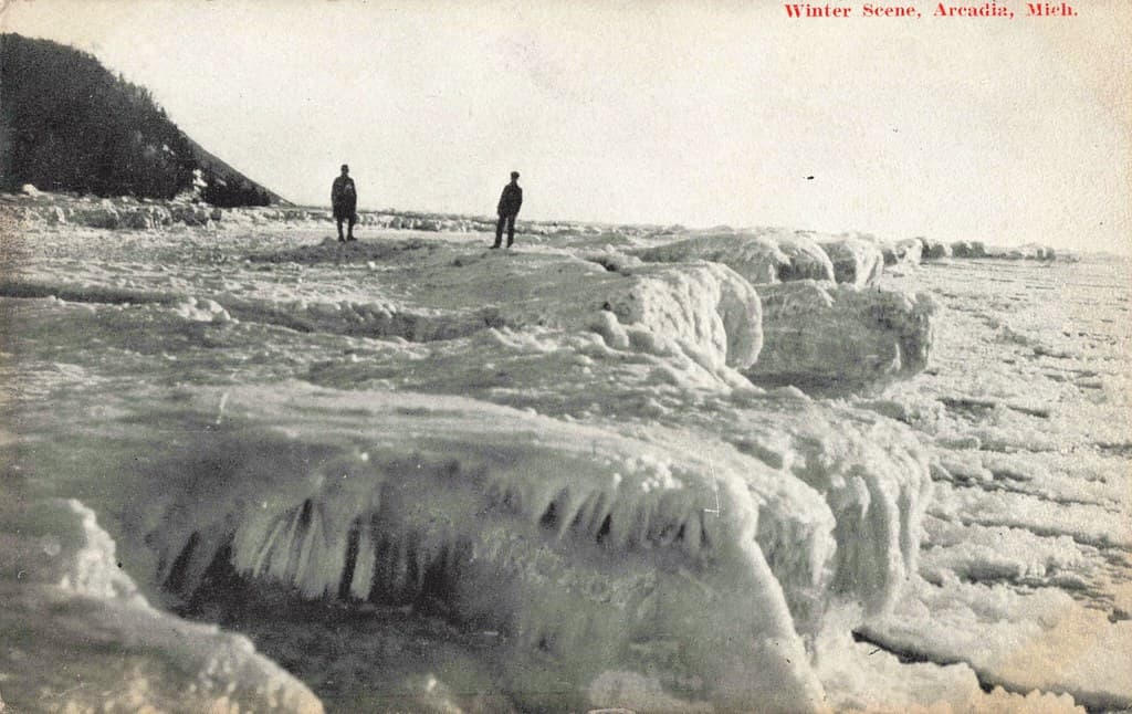 NW Arcadia MI 1907 Wonderful Winter North Beach Front Crowd with Lake Michigan Icebergs & ICE CAVES Washed up on Shore Neighbors on Beach Manistee County Photographer KALBITZER