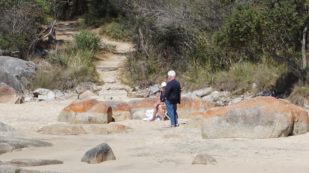 Chat on Mermaid Beach