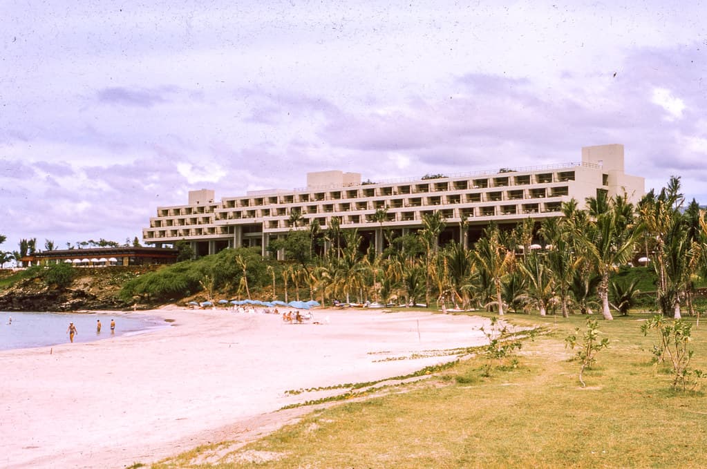 Found Kodachrome Slide -- Mauna Kea Beach Hotel, Hawaii