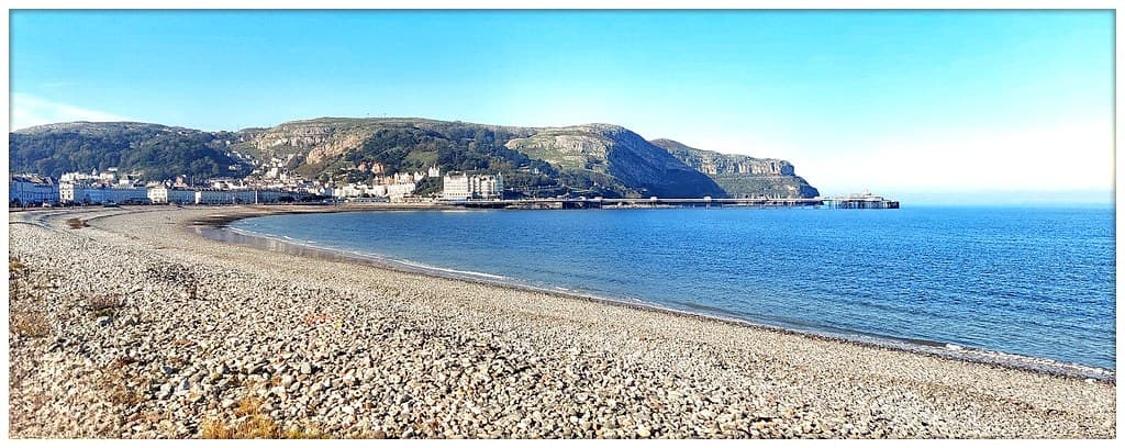 Rhos-on-Sea Beach — photo by ohefin