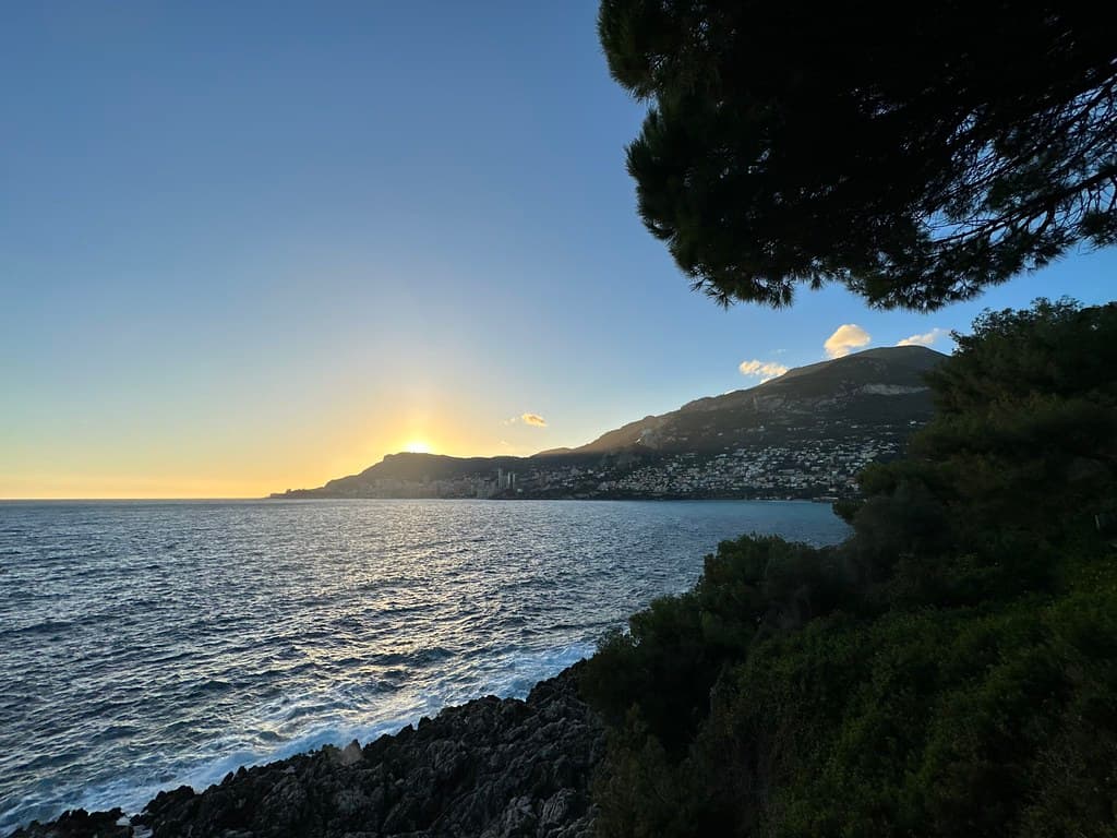 Plage de Garavan — photo by sergei.gussev