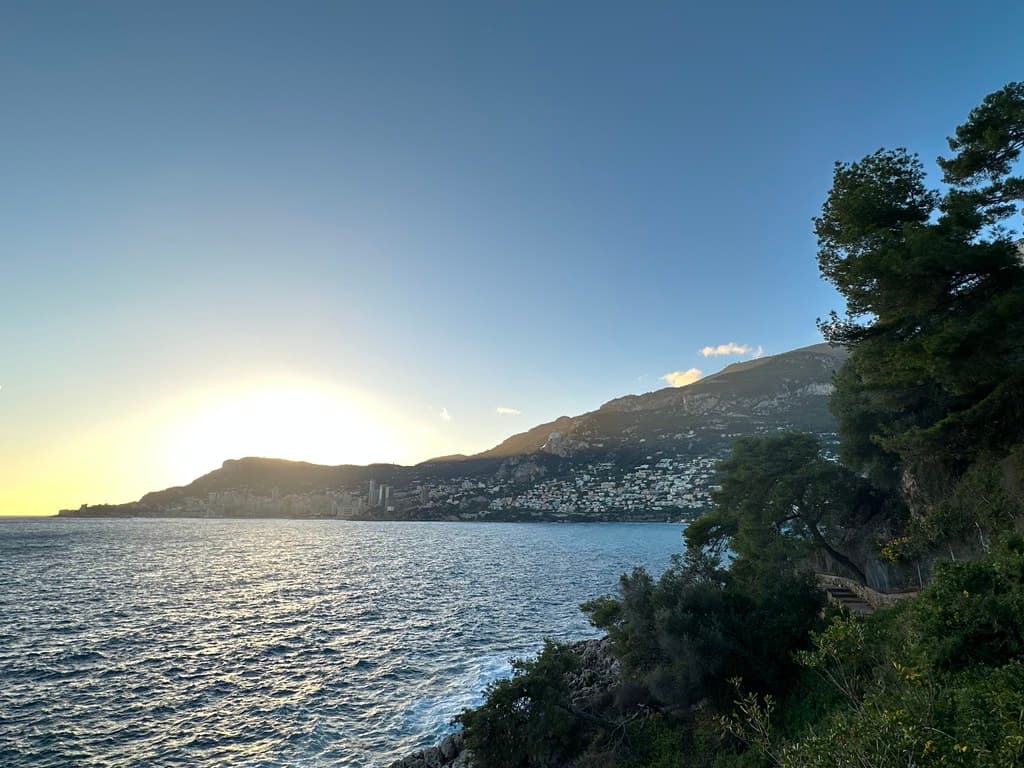 Plage de Garavan — photo by sergei.gussev