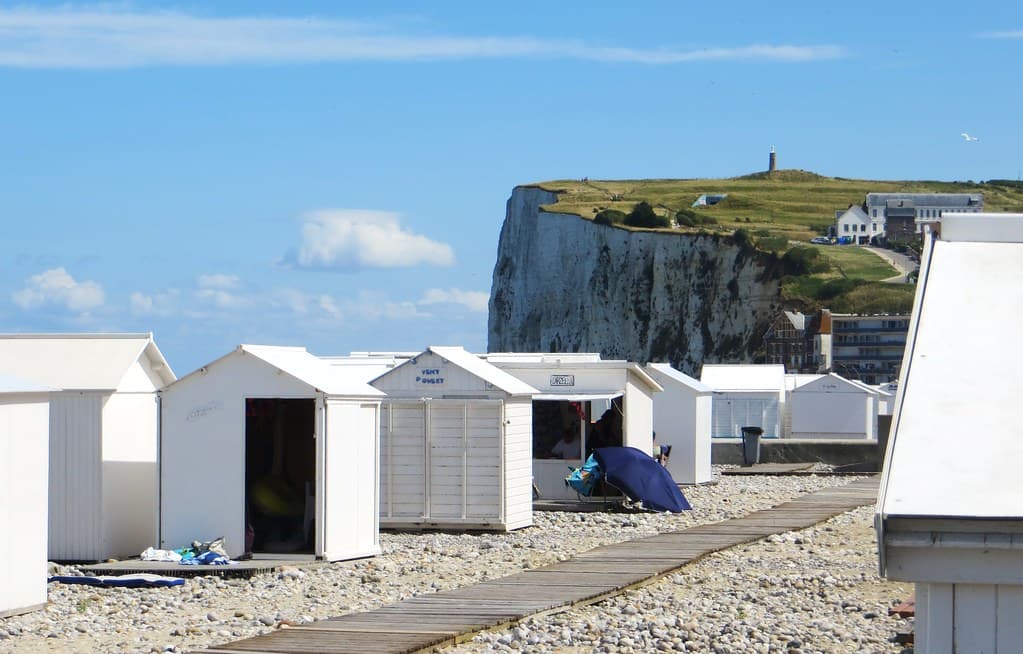 Les cabines blanches, Mers-les-Bains, Côte picarde, Somme, Hauts-de-France.