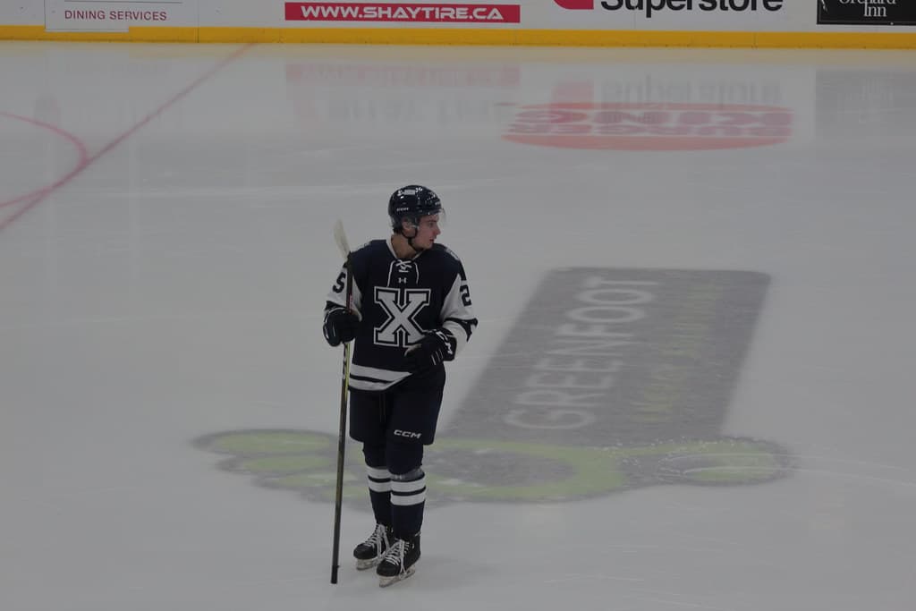 UNB REDS suffer first loss in 57 games !    Atlantic University Sports Hockey  -  St. Francis Xavier University  X-Men  vs University of New Brunswick Reds
