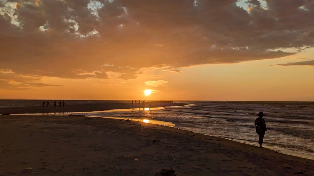 Kabatomena Beach