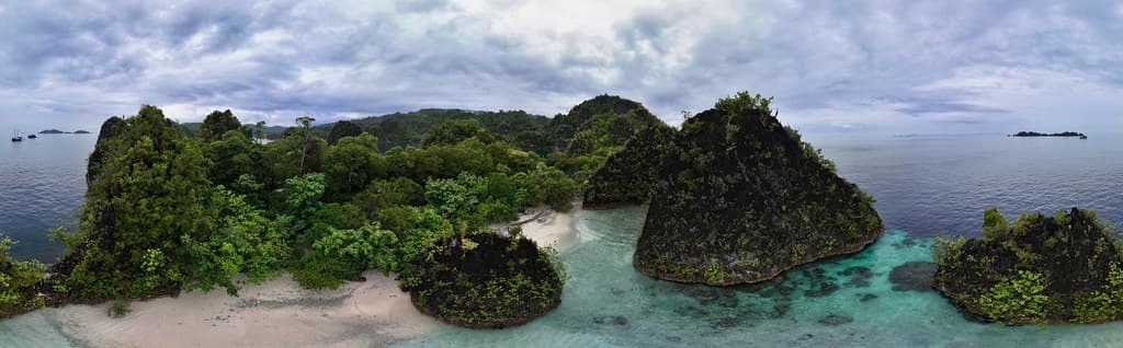 Piaynemo Beach
