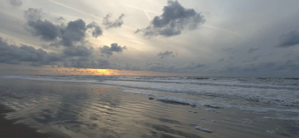 IJmuiden South Beach — photo by landeicgn