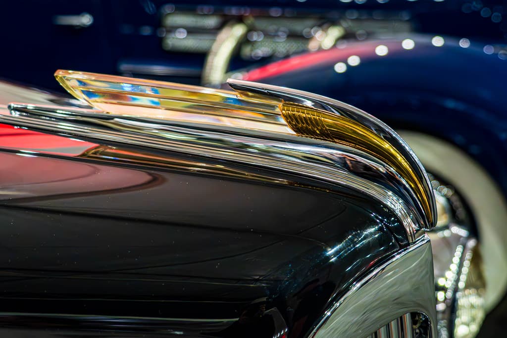 Hood ornament 1941 Packard Custom Super 8 180 Convertible Victor
