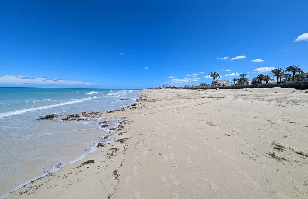 Plage Ulysse — photo by .^.Blanksy