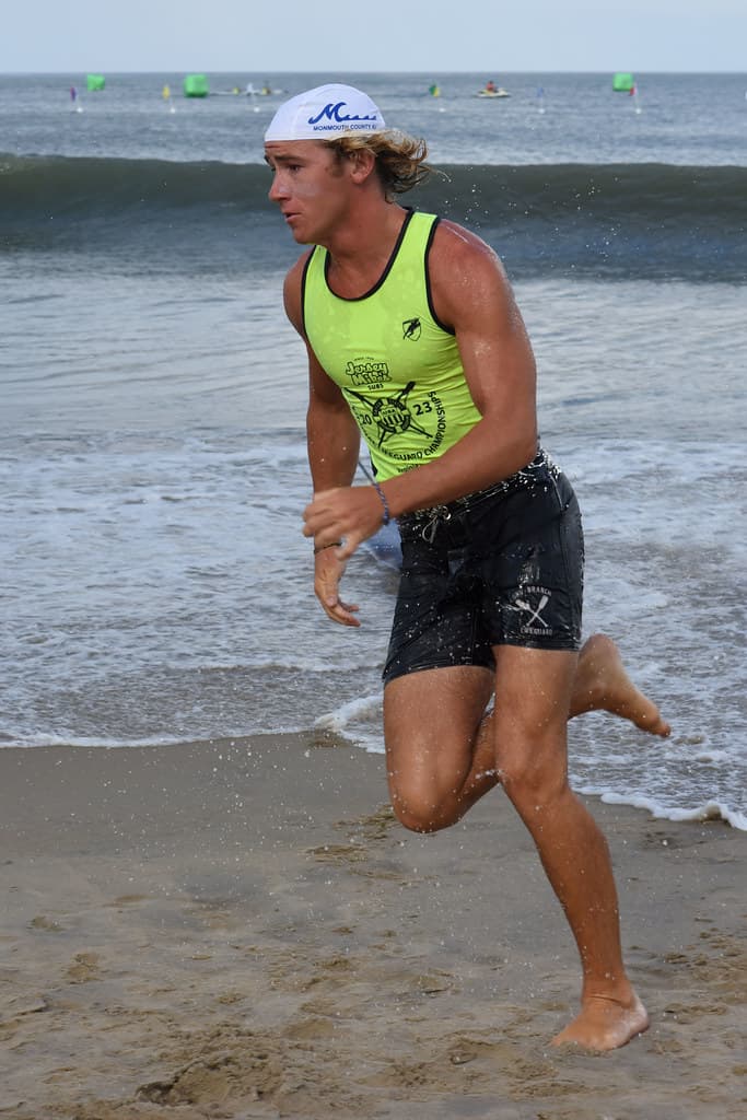 Lifeguard in Shorts Running 5565