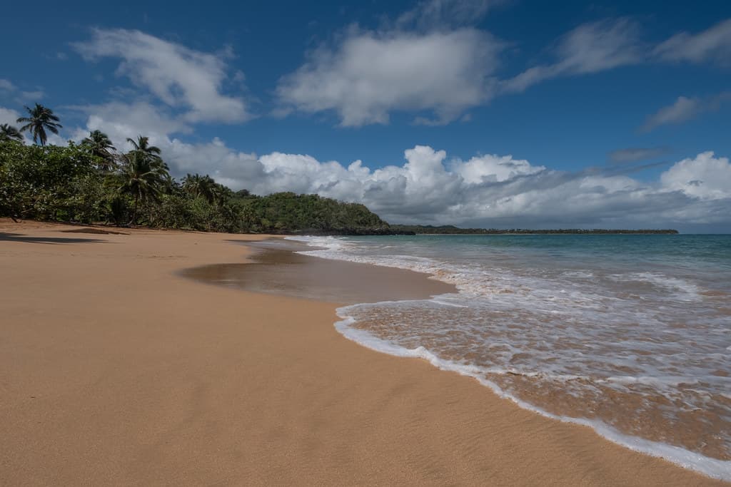 Gentle waves at Playa Morón