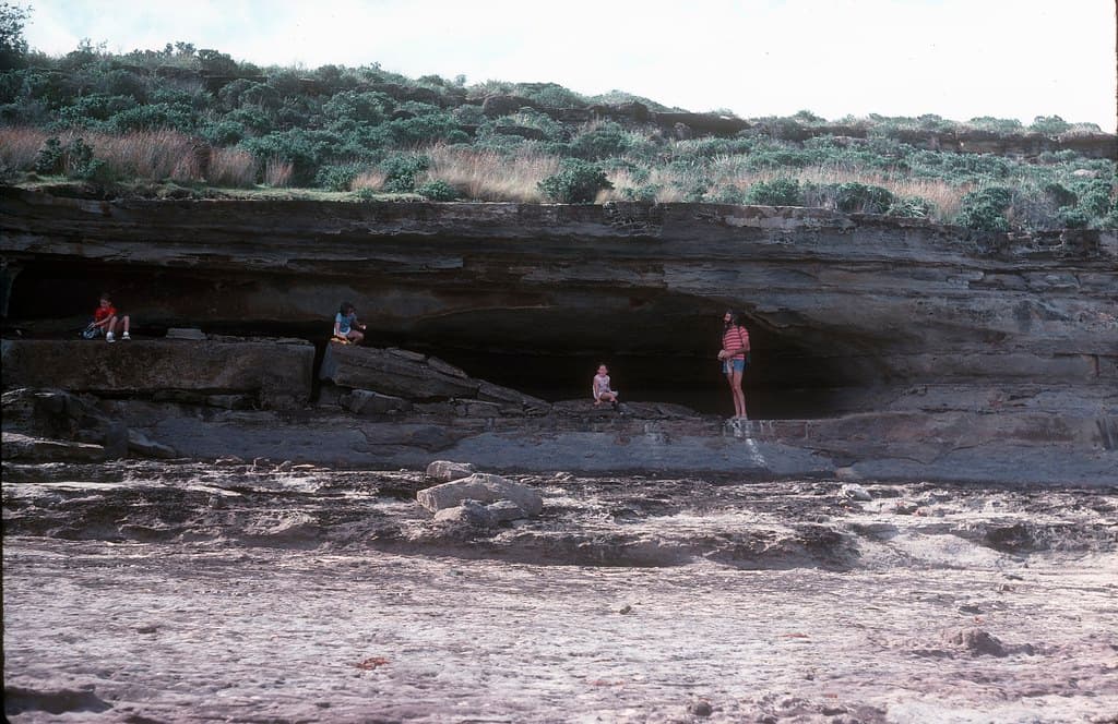 B6R121-10 Four in a cave Apr'82