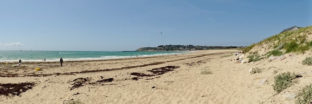 Plage de Saint-Jean-de-la-Rivière — photo by @bodil