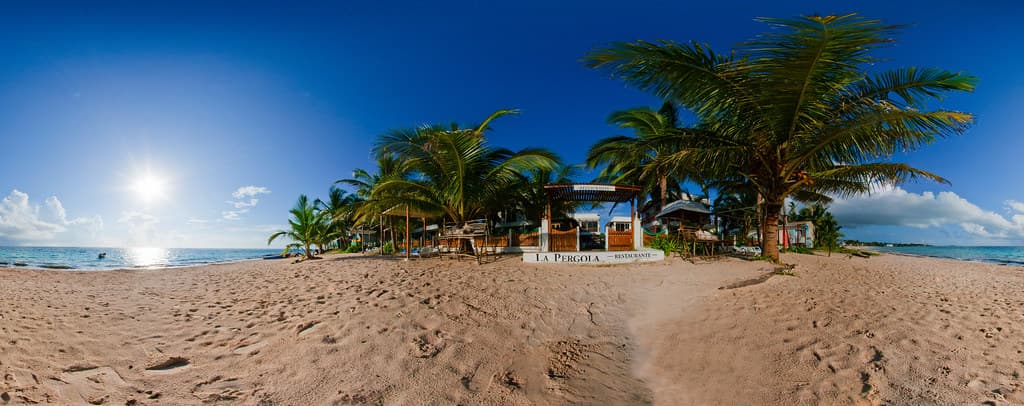 Sound Bay Beach — photo by Hotel San Luis Village