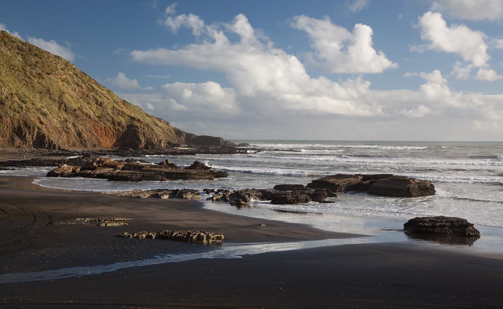 Waikato River Mouth Beach — photo by russellstreet