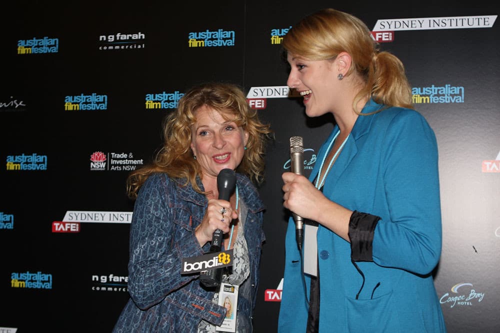 Delores Bondi fm