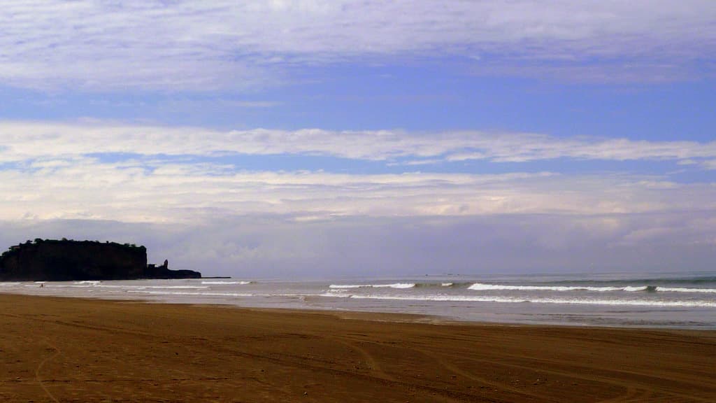 Playa Piqueros — photo by Yássef