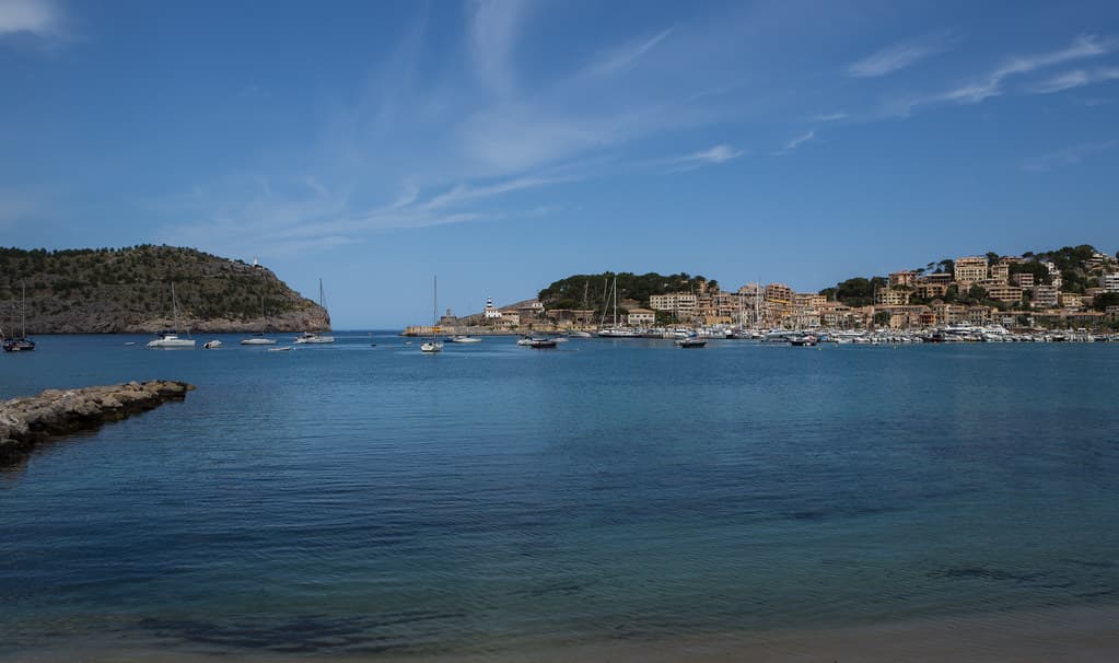 Port de Sóller Beach — photo by Peter J Dean