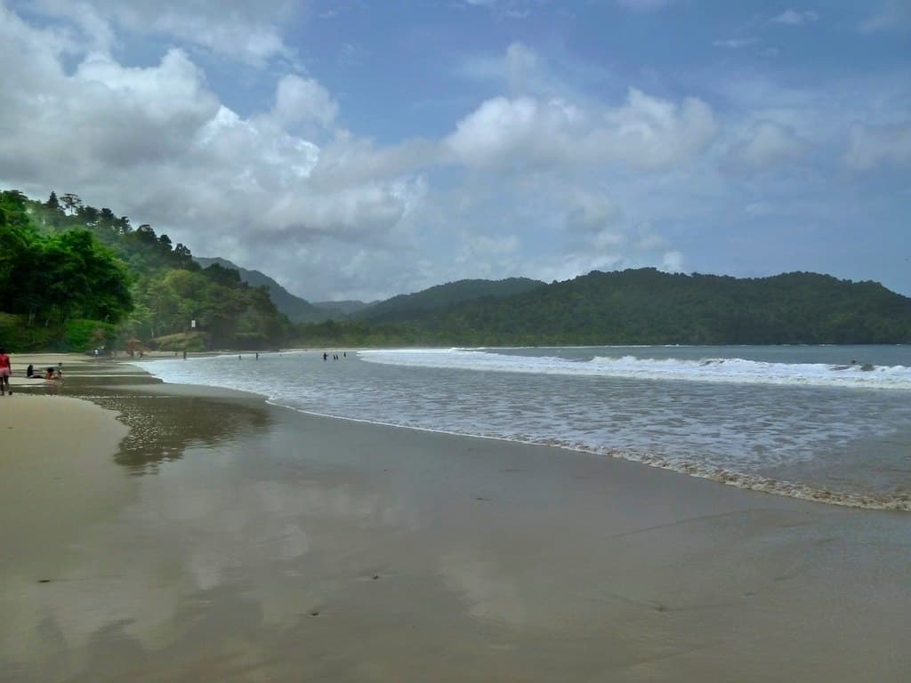 L'Anse Martin Beach — photo by r.lt