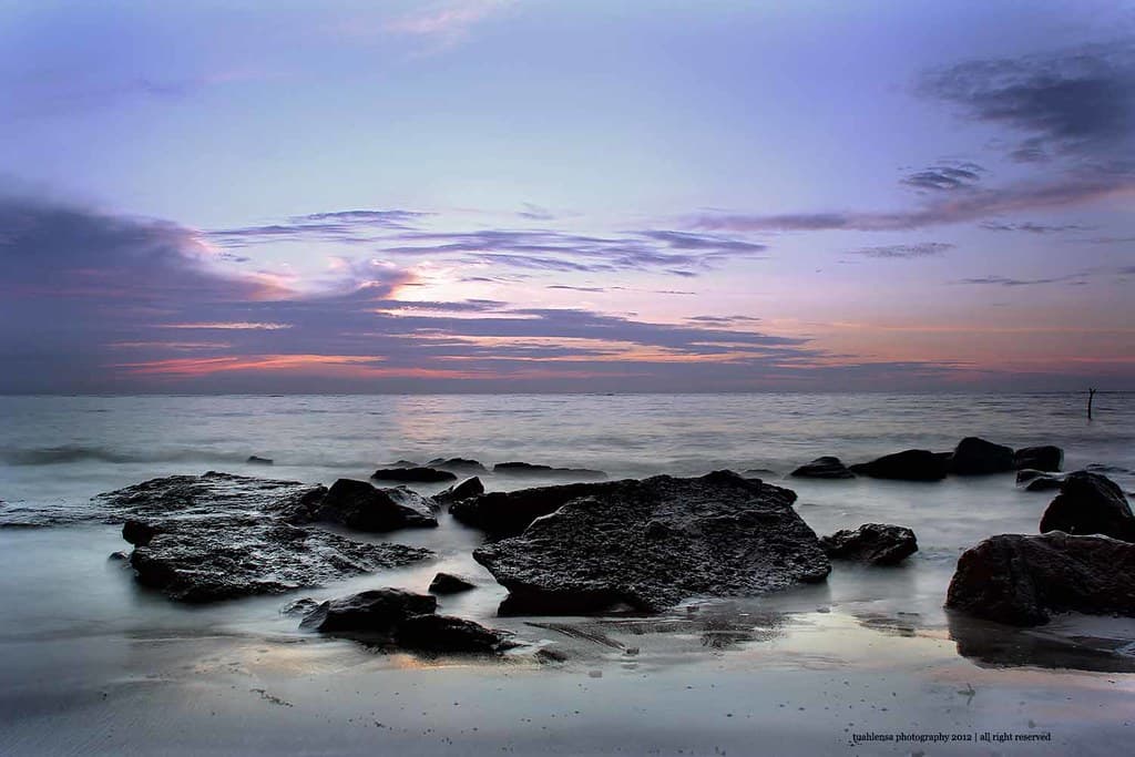 Pohon Batu Beach