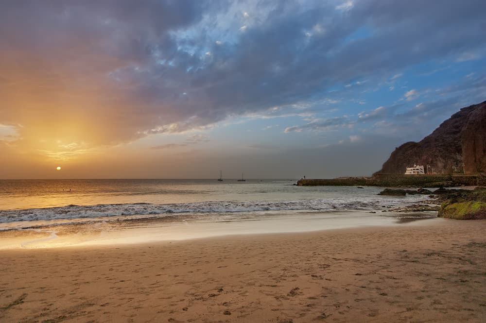 Playa de Bocabarranco — photo by Macreando