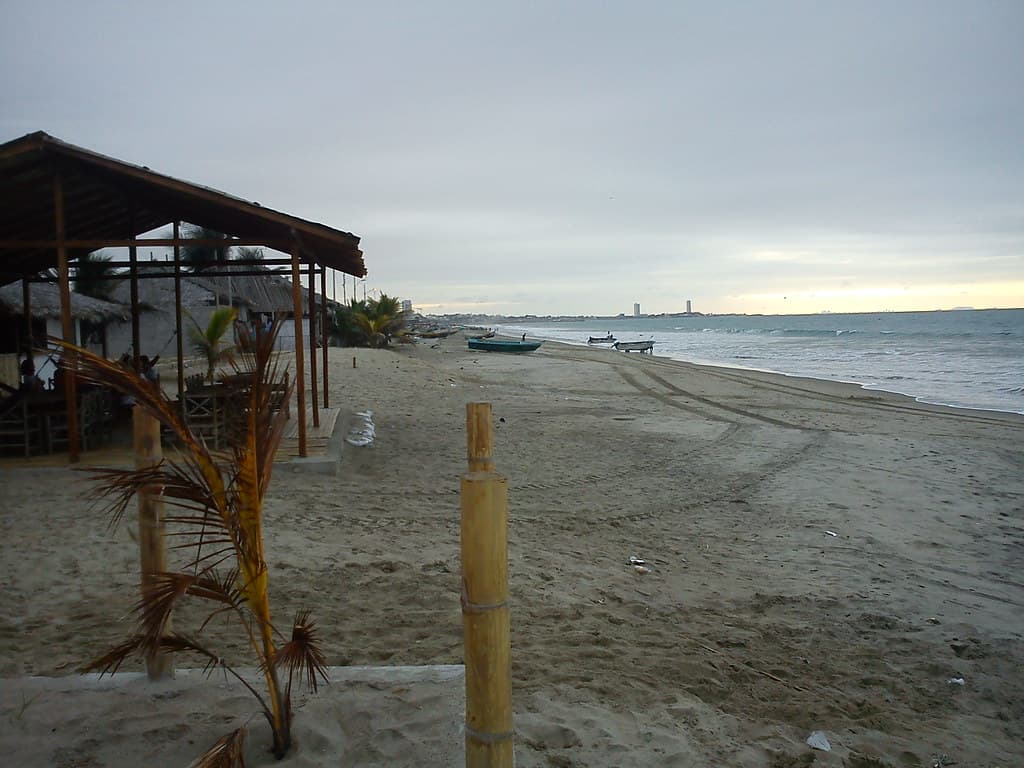 Playa Punta Blanca — photo by warpr