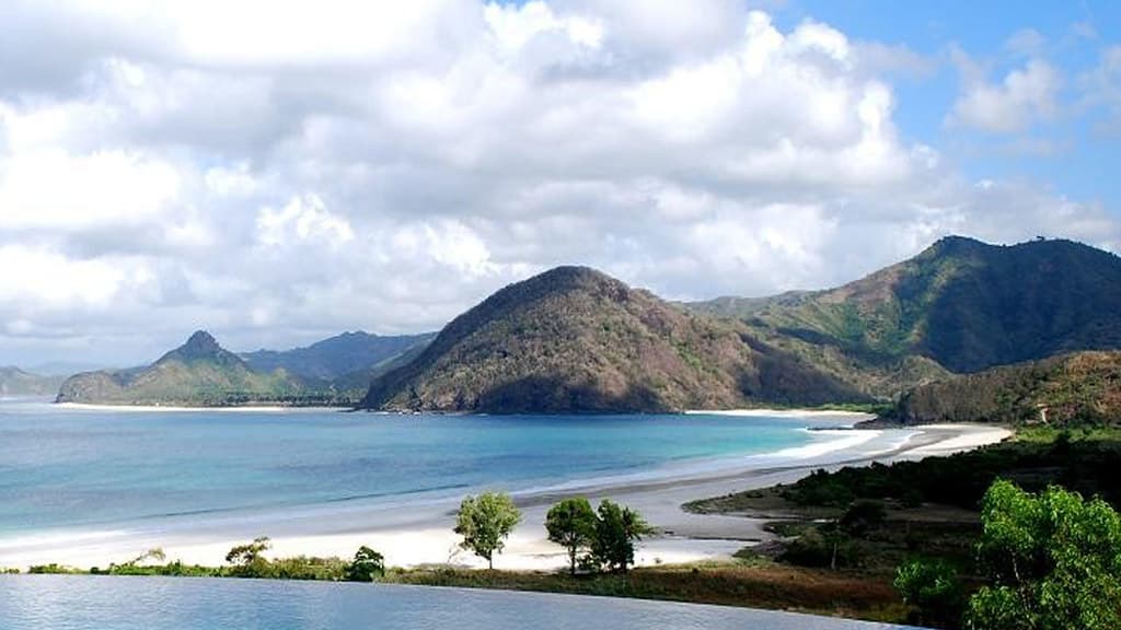 Selong Belanak Beach - Hidden Beautiful Beach in Lombok