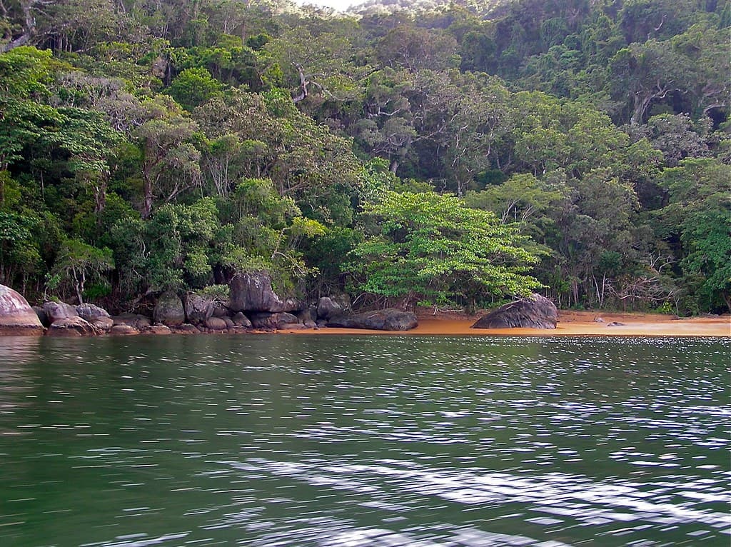 Ambodiforaha Beach — photo by Bernard DUPONT