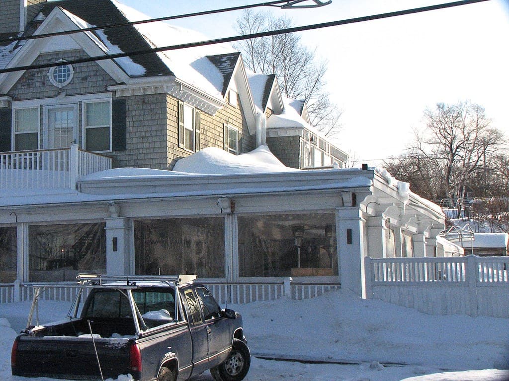 peaks.island • snowed-Inn.2