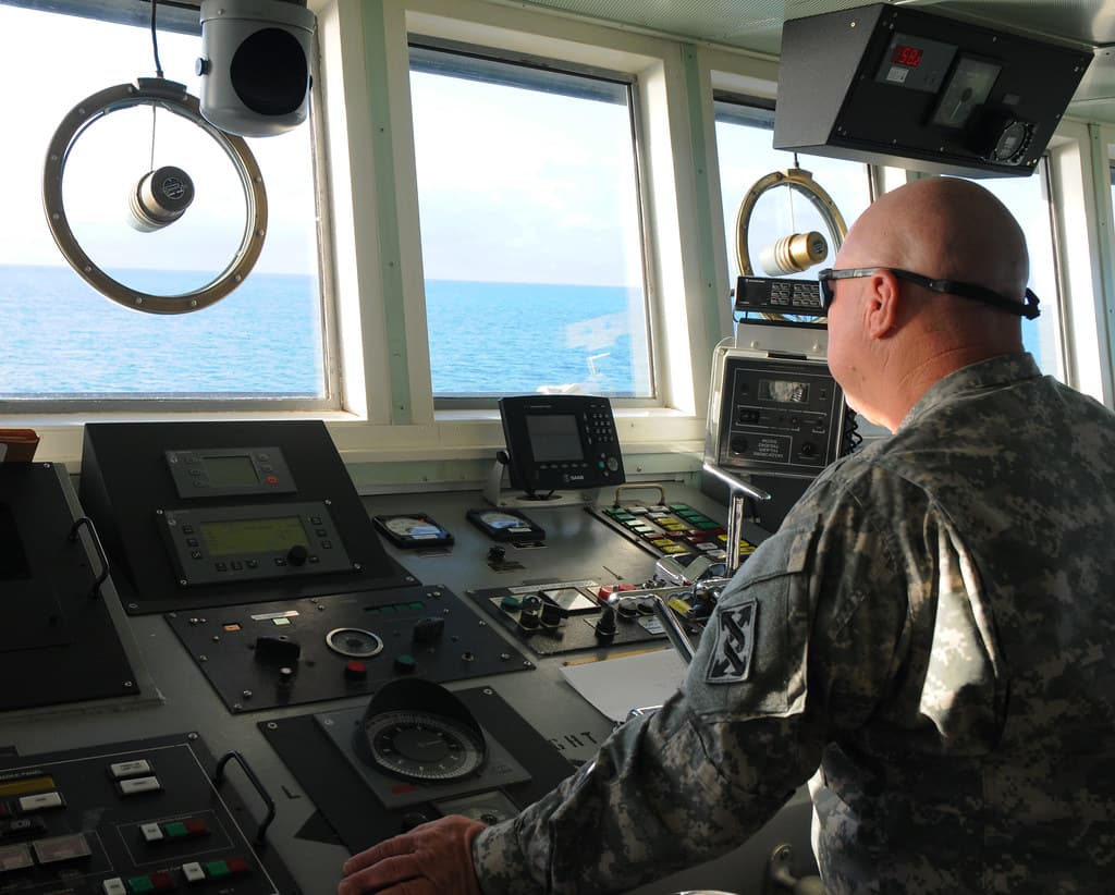 824th TC Heavy Boat provides Navy with Vessel of Opportunity